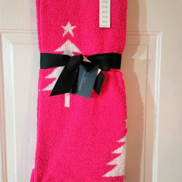 PINK christmas tree blanket